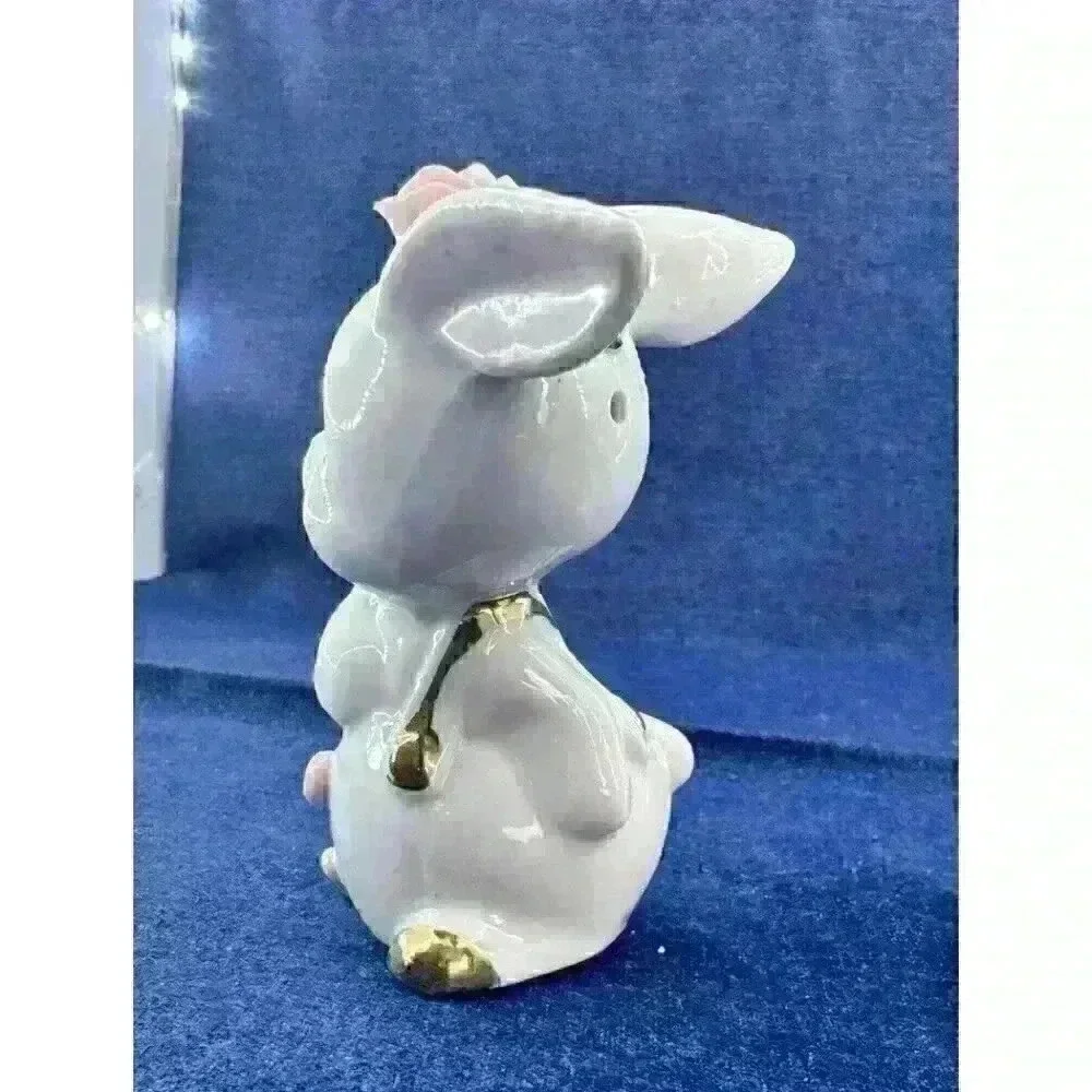 Vtg Set Salty & Peppy Anthropomorphic Bunny Rabbit Salt & Pepper Shakers Cottage